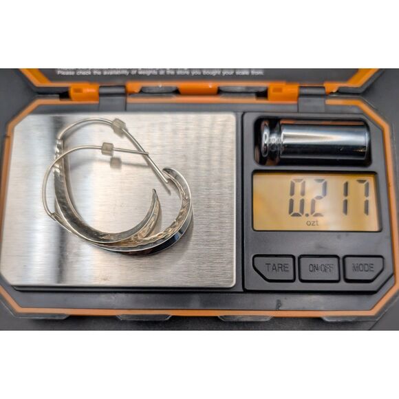 Mexico 925 Crescent Earrings – Hammered Silver - Picture 6 of 7